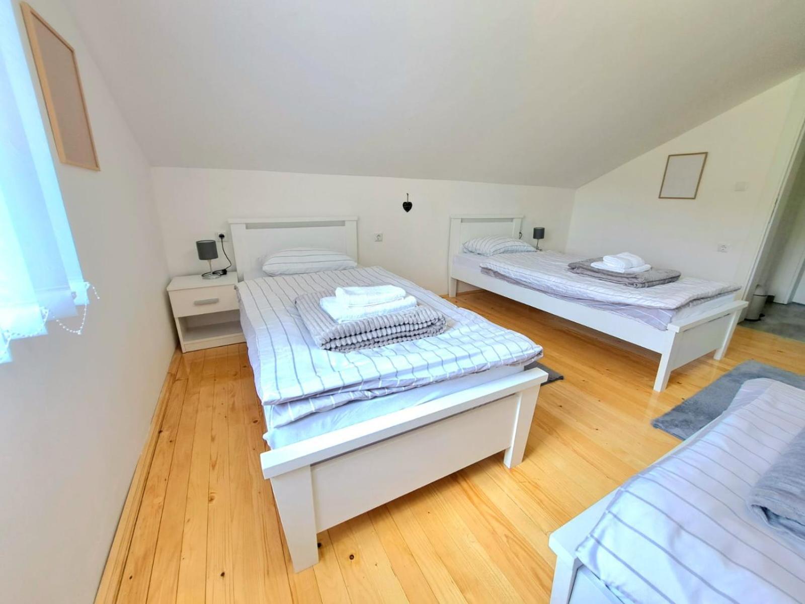 Sobe Zizi Bed & Breakfast Jajce Luaran gambar