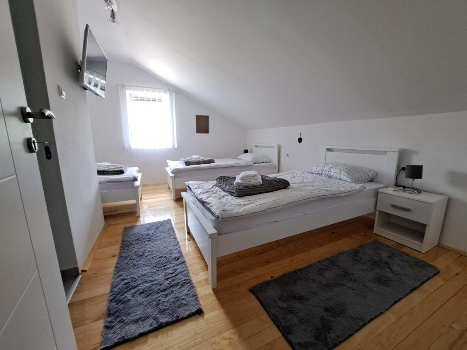 Sobe Zizi Bed & Breakfast Jajce Luaran gambar