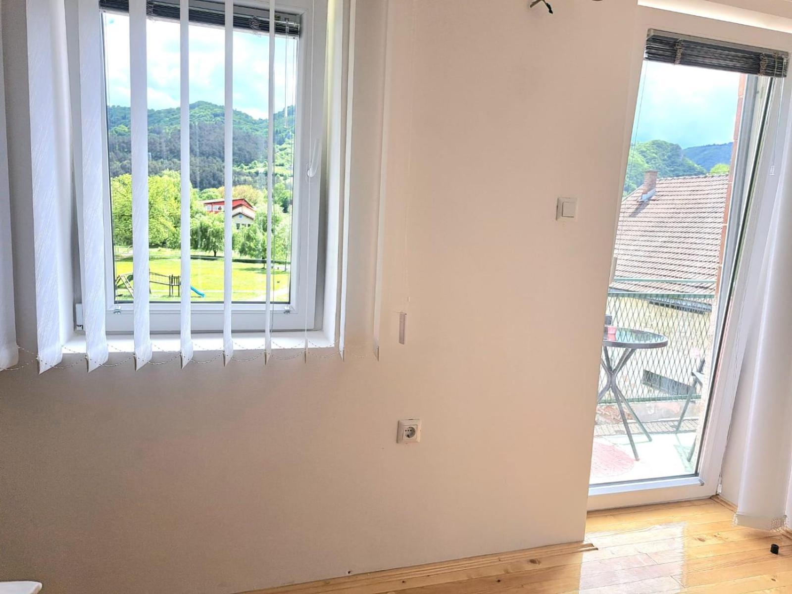 Sobe Zizi Bed & Breakfast Jajce Luaran gambar