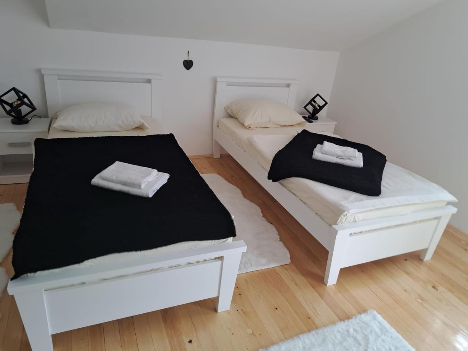 Sobe Zizi Bed & Breakfast Jajce Luaran gambar