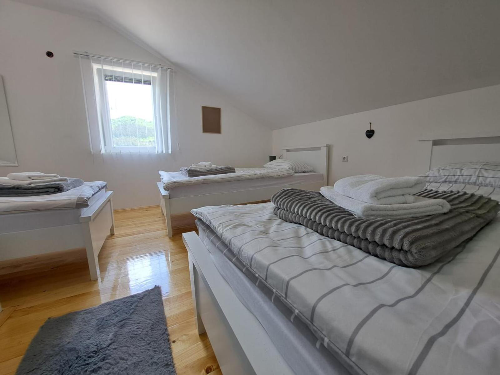Sobe Zizi Bed & Breakfast Jajce Luaran gambar