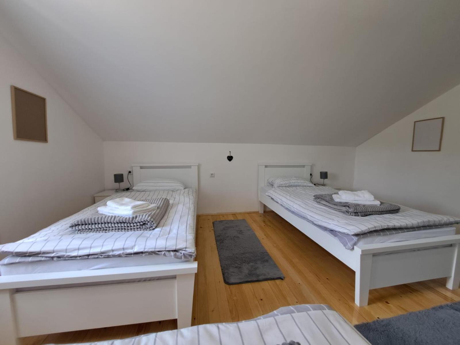 Sobe Zizi Bed & Breakfast Jajce Luaran gambar