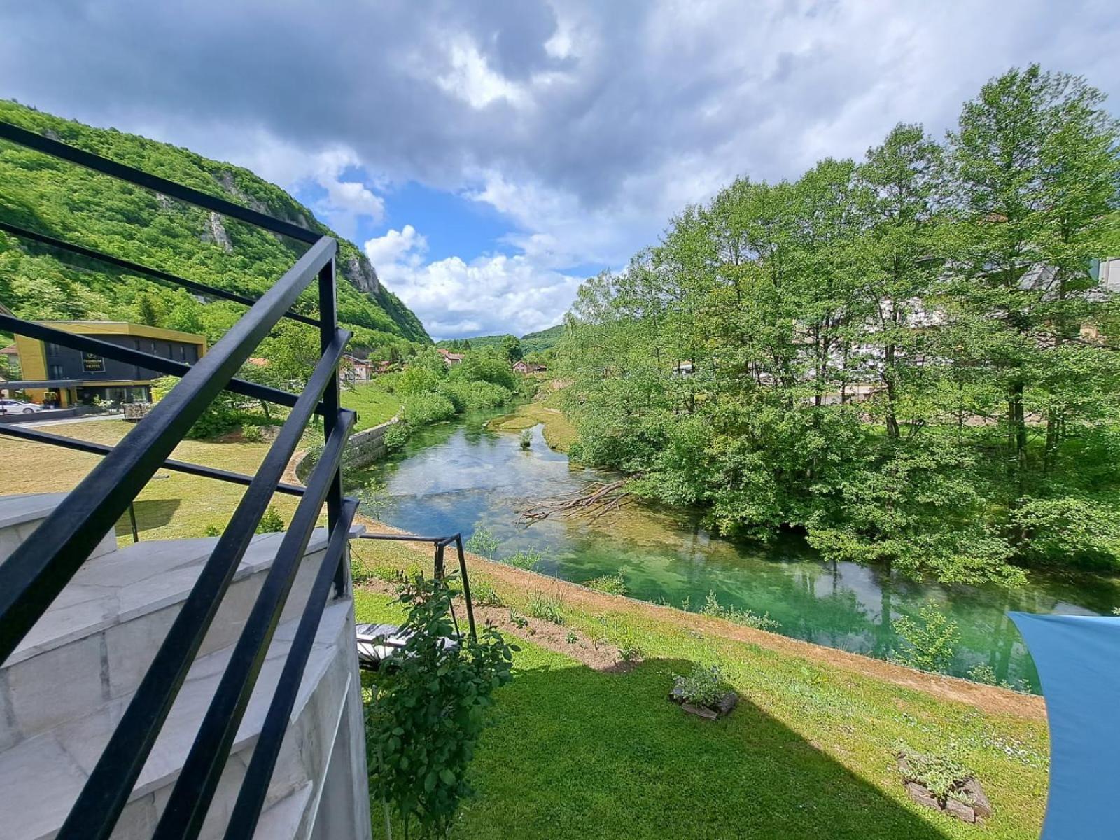 Sobe Zizi Bed & Breakfast Jajce Luaran gambar